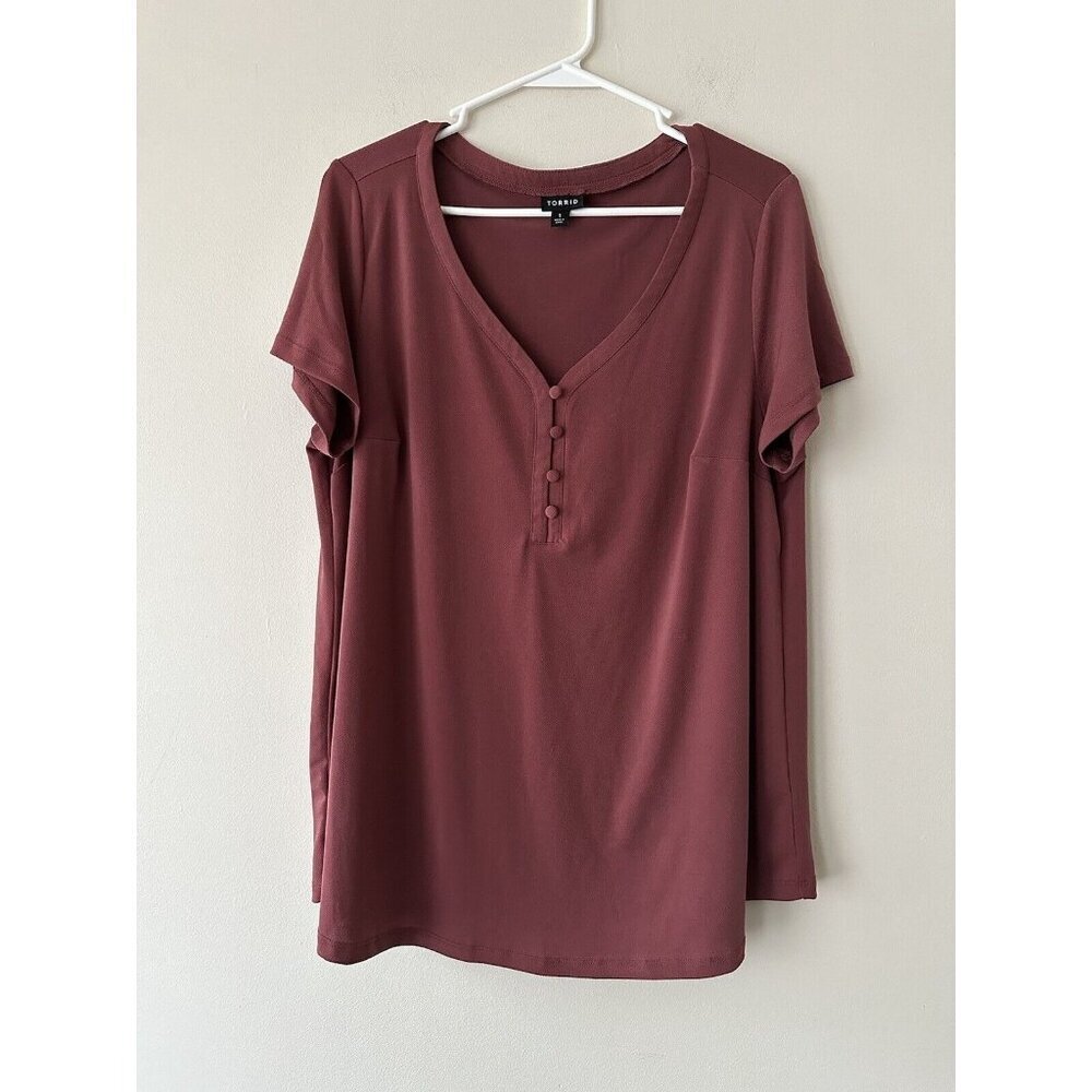 Torrid Maroon Studio Knit Button Front V Neck Top Womens Size 1 (14-16) - Picture 2 of 9